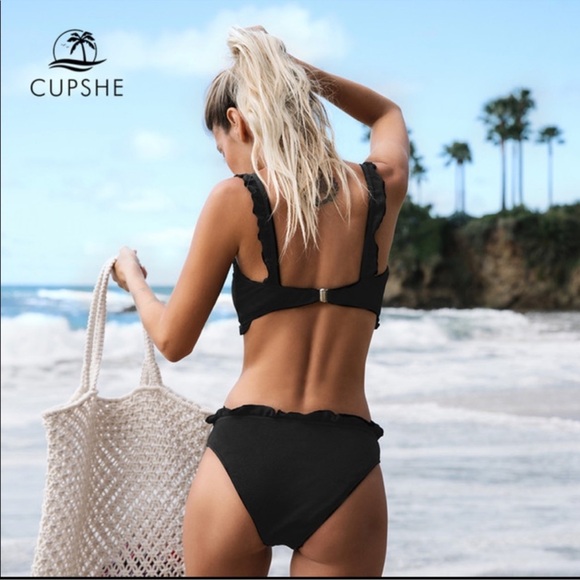 Cupshe black ruffled bikini bottom - Picture 4 of 8